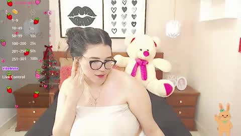 Snapshot of beautty_pink chatting on 01/03/25, 07:39 beautty_pink online show from 01/03/25, 07:39