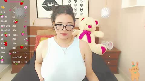 Snapshot of beautty_pink chatting on 01/17/25, 06:44 beautty_pink online show from 01/17/25, 06:44