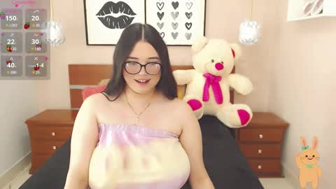 Snapshot of beautty_pink chatting on 02/24/25, 05:20 beautty_pink online show from 02/24/25, 05:20