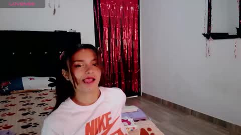 Snapshot of beauty_beastt chatting on 11/28/25, 03:47 beautybeasstt online show from 11/28/25, 03:47