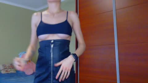 Snapshot of beauty_fruity chatting on 02/16/25, 08:32 Maria online show from 02/16/25, 08:32