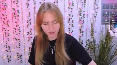 Snapshot of beauty_ginger chatting on 09/18/25, 01:02 beauty_ginger online show from 09/18/25, 01:02