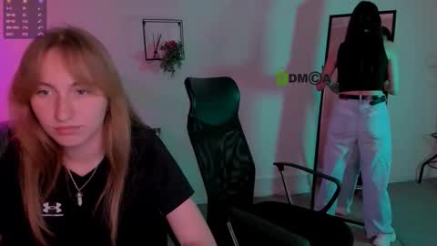 Snapshot of beauty_ginger chatting on 09/19/25, 01:01 beauty_ginger online show from 09/19/25, 01:01