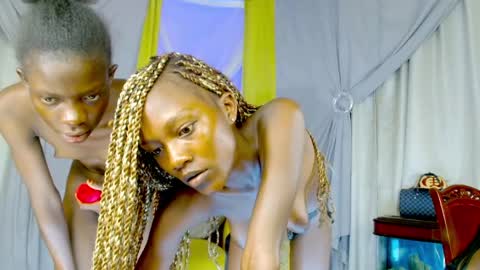 Snapshot of beauty_in_black1 chatting on 05/16/26, 07:56 ELL online show from 05/16/26, 07:56