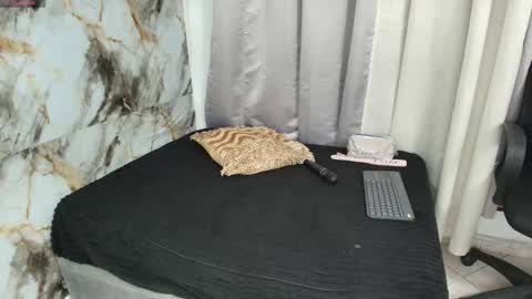 lana online show from 12/18/25, 03:23