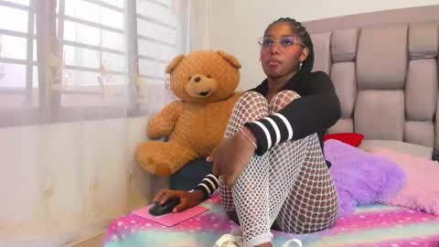 beauty_luci online show from 10/11/25, 10:08