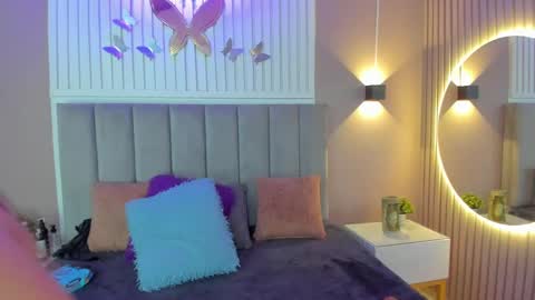 Snapshot of beauty_milf4 chatting on 03/02/25, 04:32 Chantall online show from 03/02/25, 04:32