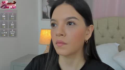 Snapshot of beautyari_ chatting on 02/26/25, 12:25 Ariana Reyes online show from 02/26/25, 12:25
