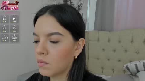 Snapshot of beautyari_ chatting on 03/01/25, 12:12 Ariana Reyes online show from 03/01/25, 12:12