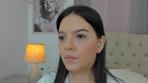 Snapshot of beautyari_ chatting on 03/05/25, 12:11 Ariana Reyes online show from 03/05/25, 12:11