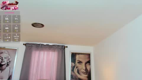 Snapshot of beautyari_ chatting on 10/01/25, 12:22 Ariana Reyes online show from 10/01/25, 12:22