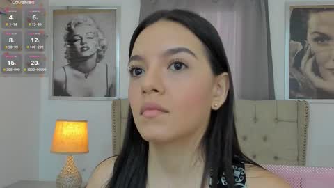 Snapshot of beautyari_ chatting on 10/02/25, 12:23 Ariana Reyes online show from 10/02/25, 12:23