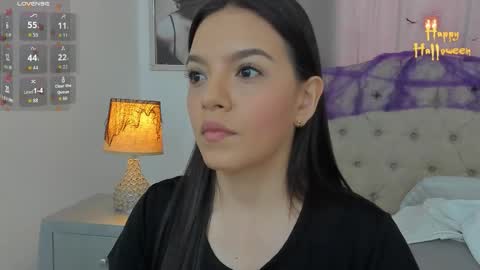 Snapshot of beautyari_ chatting on 10/20/25, 12:38 Ariana Reyes online show from 10/20/25, 12:38