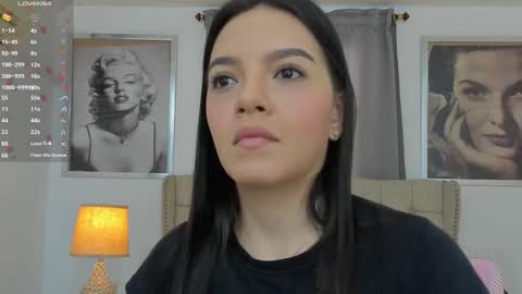 Ariana Reyes online show from 11/25/25, 12:16