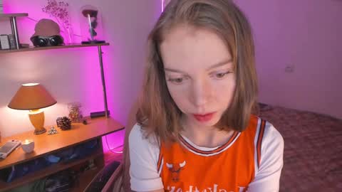 Snapshot of beautyeliise chatting on 12/07/24, 02:24 Eliise online show from 12/07/24, 02:24