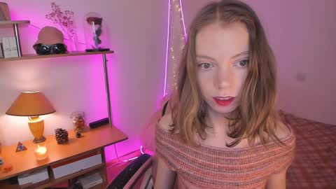 Snapshot of beautyeliise chatting on 01/06/25, 09:08 Eliise online show from 01/06/25, 09:08