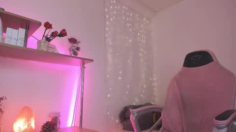 Snapshot of beautyeliise chatting on 10/04/25, 02:04 Eliise online show from 10/04/25, 02:04