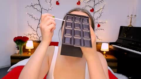 Gloria online show from 09/16/25, 01:01