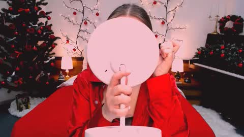 Snapshot of beautyfrominside chatting on 12/17/25, 08:15 Gloria online show from 12/17/25, 08:15