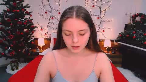 Snapshot of beautyfrominside chatting on 12/22/25, 09:17 Gloria online show from 12/22/25, 09:17