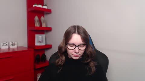 Zoe online show from 02/18/25, 07:32