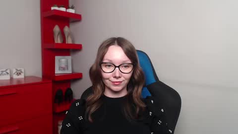 Zoe online show from 02/19/25, 12:00