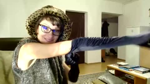 Raluca online show from 12/14/24, 05:36