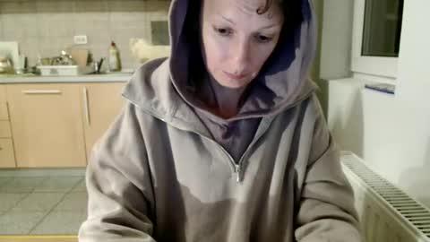 Raluca online show from 10/17/25, 06:32