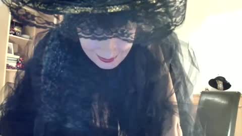 Raluca online show from 10/19/25, 07:14