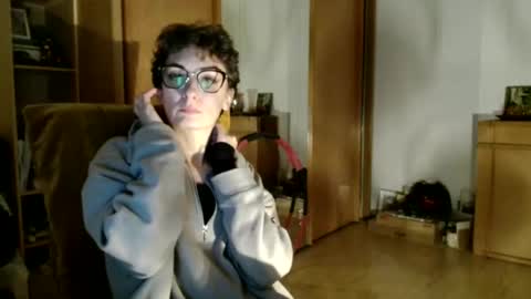 Raluca online show from 12/19/25, 06:04