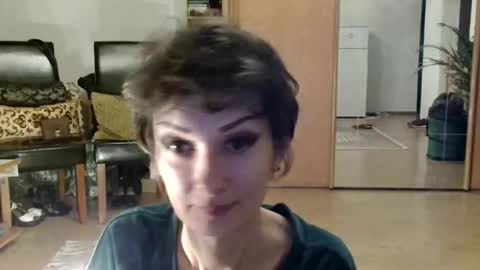 Snapshot of bebacksooon chatting on 05/13/26, 09:44 Raluca online show from 05/13/26, 09:44