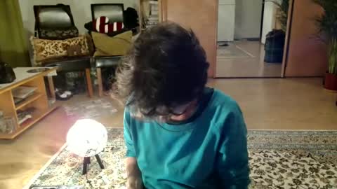 Snapshot of bebacksooon chatting on 05/19/26, 06:36 Raluca online show from 05/19/26, 06:36