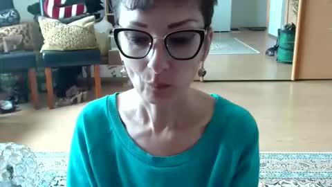 Snapshot of bebacksooon chatting on 05/25/26, 09:59 Raluca online show from 05/25/26, 09:59