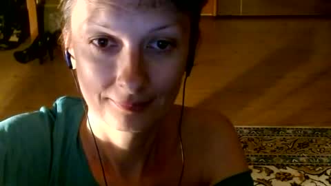 Snapshot of bebacksooon chatting on 06/11/26, 08:40 Raluca online show from 06/11/26, 08:40