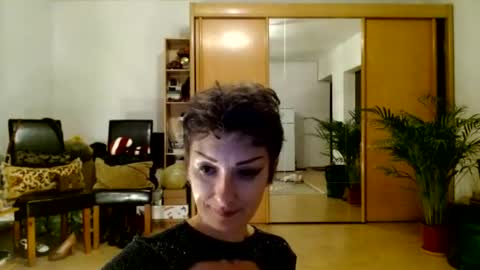 Snapshot of bebacksooon chatting on 06/17/26, 08:10 Raluca online show from 06/17/26, 08:10