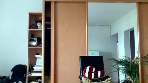 Snapshot of bebacksooon chatting on 07/06/26, 10:12 Raluca online show from 07/06/26, 10:12