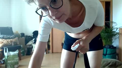 Snapshot of bebacksooon chatting on 07/06/26, 03:03 Raluca online show from 07/06/26, 03:03