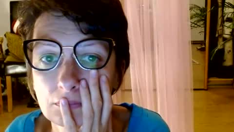 Snapshot of bebacksooon chatting on 07/24/26, 07:23 Raluca online show from 07/24/26, 07:23