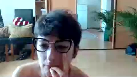 Snapshot of bebacksooon chatting on 07/30/26, 11:42 Raluca online show from 07/30/26, 11:42