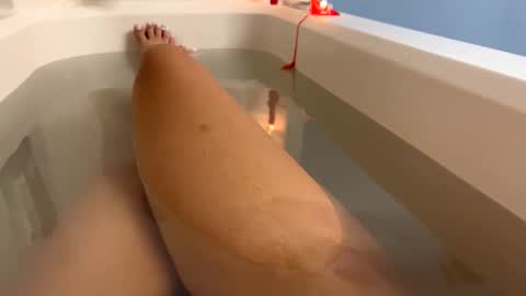 Snapshot of bebesitaa21 chatting on 02/02/25, 10:13 Angelique online show from 02/02/25, 10:13