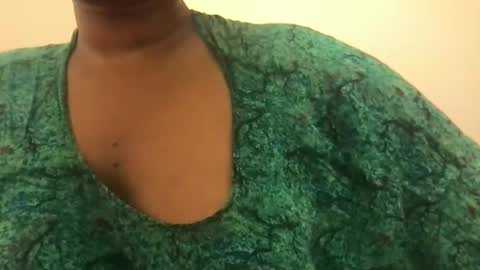 Snapshot of bebeyaa chatting on 04/14/26, 09:43 bebeyaa online show from 04/14/26, 09:43