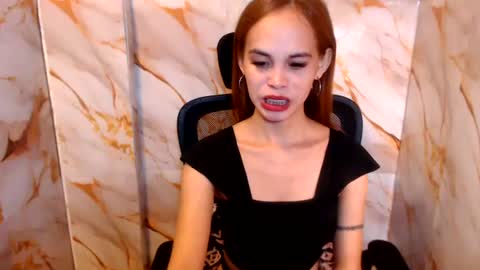 Snapshot of beccamiller22 chatting on 07/28/26, 12:18 becca online show from 07/28/26, 12:18