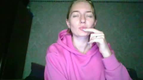 Snapshot of beckixolensy chatting on 05/30/26, 04:59 BeckiXOlensy online show from 05/30/26, 04:59