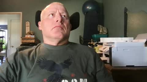 Snapshot of beckster040 chatting on 06/09/26, 01:50 beckster online show from 06/09/26, 01:50