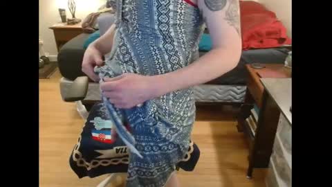 Snapshot of beckyking chatting on 02/24/25, 04:38 BeckyKinkg online show from 02/24/25, 04:38