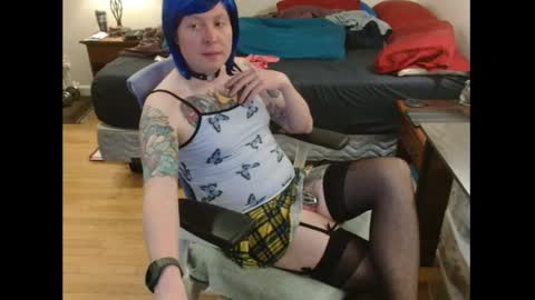 Snapshot of beckyking chatting on 03/05/25, 02:14 BeckyKinkg online show from 03/05/25, 02:14