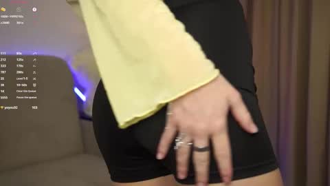 Melissa online show from 10/20/25, 03:12