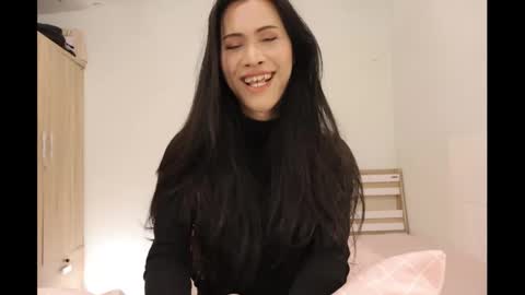 bee_thai online show from 12/18/24, 08:47