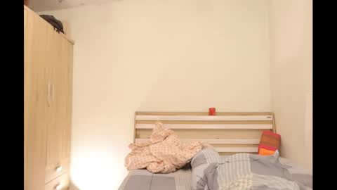 bee_thai online show from 03/06/25, 05:11