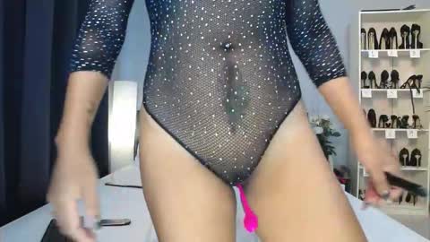 Snapshot of beebeethai chatting on 01/13/26, 01:55 Bee if you ever see the girl who can take 12 inch all the way inside the ass try me online show from 01/13/26, 01:55